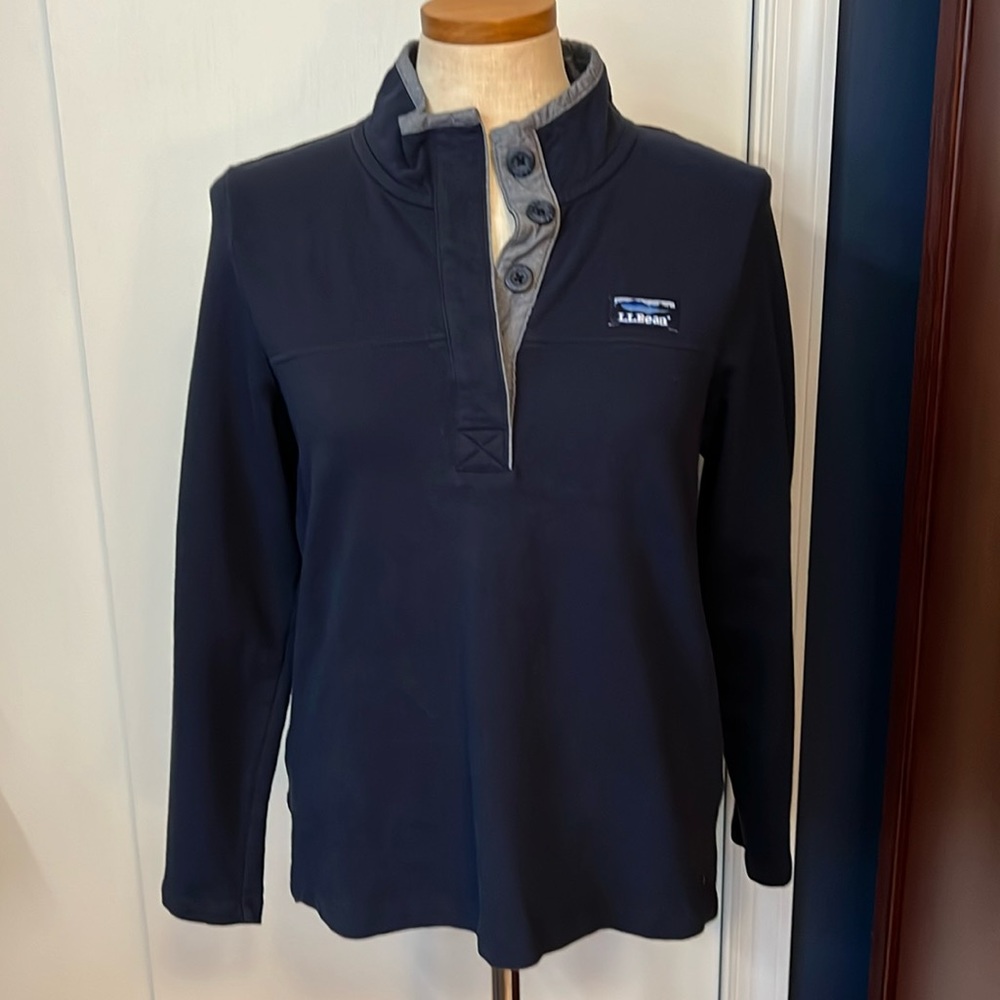 Euc- women’s 1/4 button top. Ll bean sz med petite